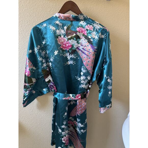 Vintage Women's Satiny Robe with Peacock Design Belted Medium - Picture 4 of 12